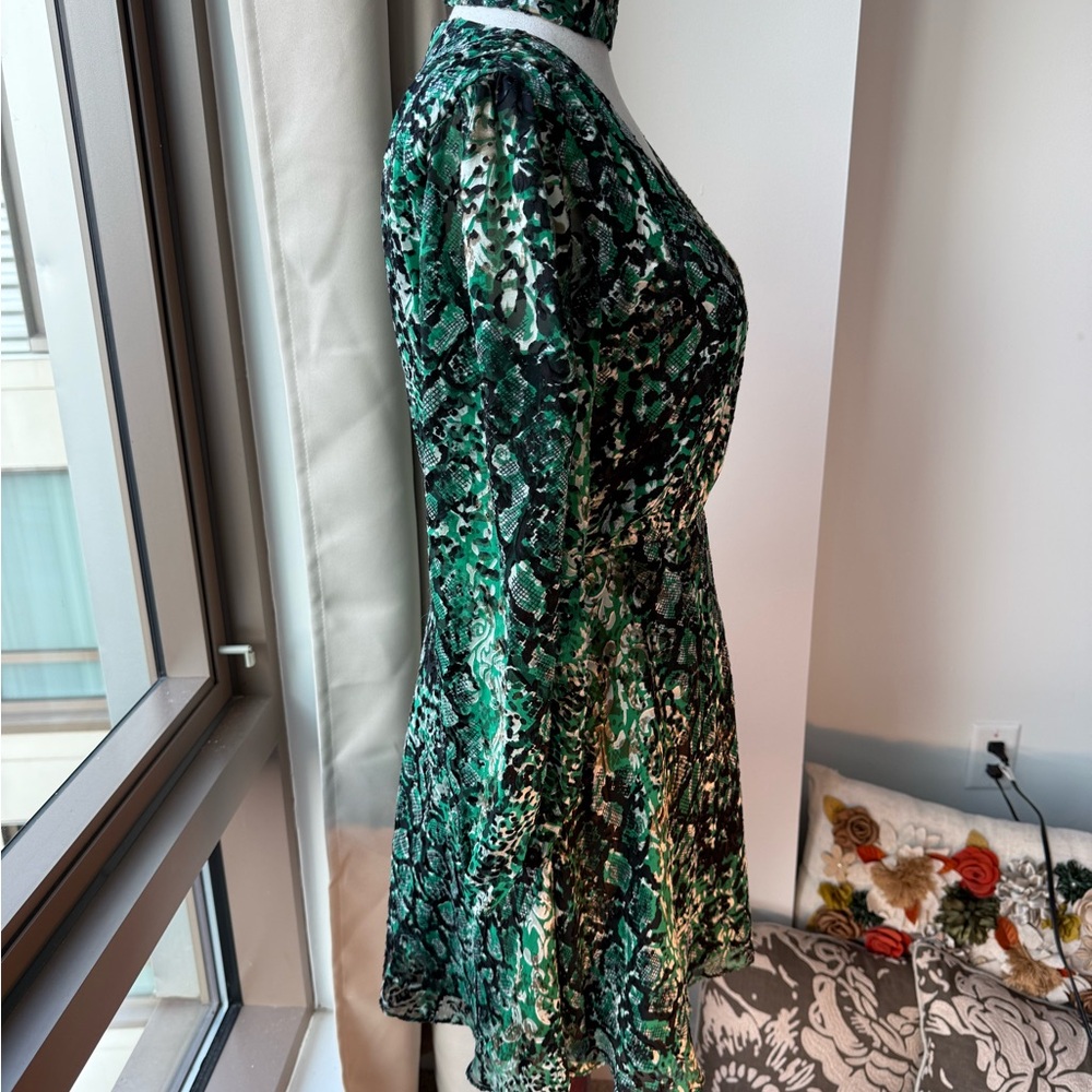 Alice + Olivia Green Black Printed Long Sleeve Mini Dress - Picture 12 of 15
